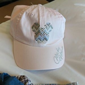 Clean Mickey mouse hat signed by Mickey mouse